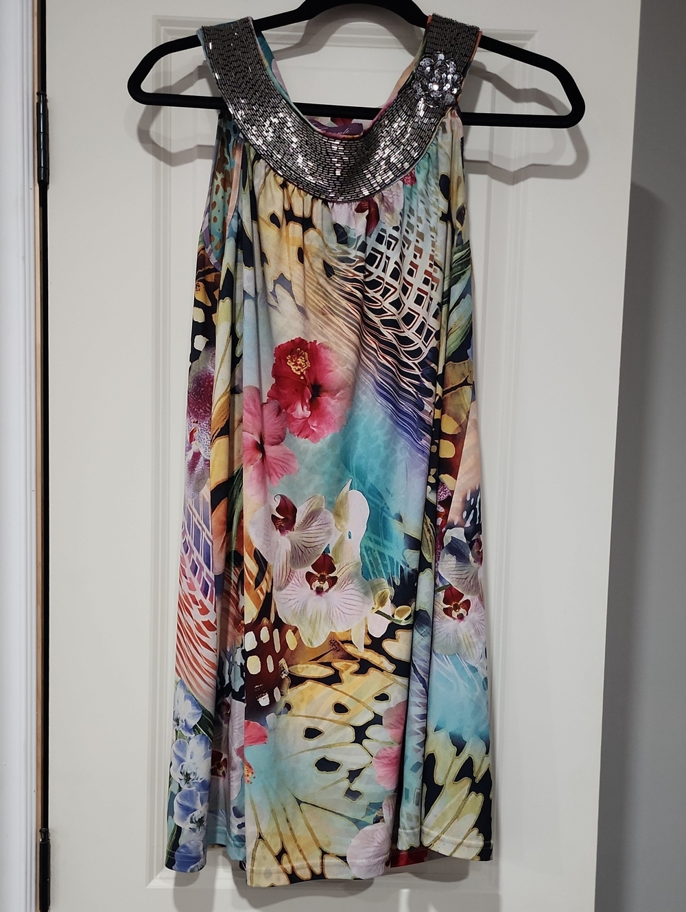 🌿Argenti Sequin-Collar Multicolor Floral Halter Mini Dress